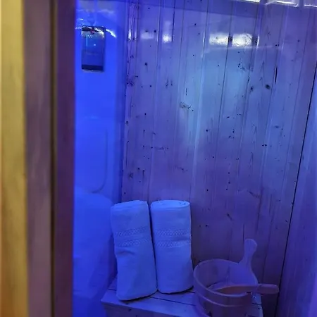 Ottocento 度假居 坎佩尔托尼奥